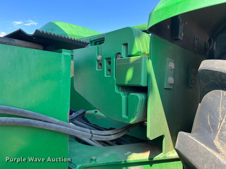 image for item DN4674 2007 John Deere 9520  4WD tractor