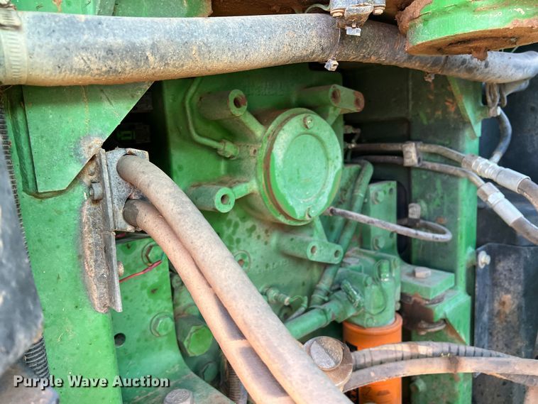 image for item DN4674 2007 John Deere 9520  4WD tractor
