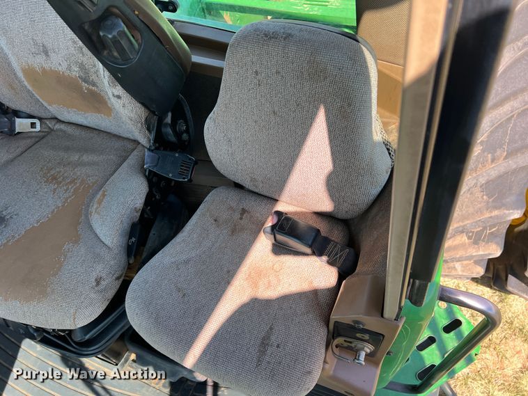 image for item DN4674 2007 John Deere 9520  4WD tractor