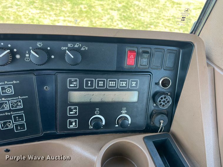 image for item DN4674 2007 John Deere 9520  4WD tractor