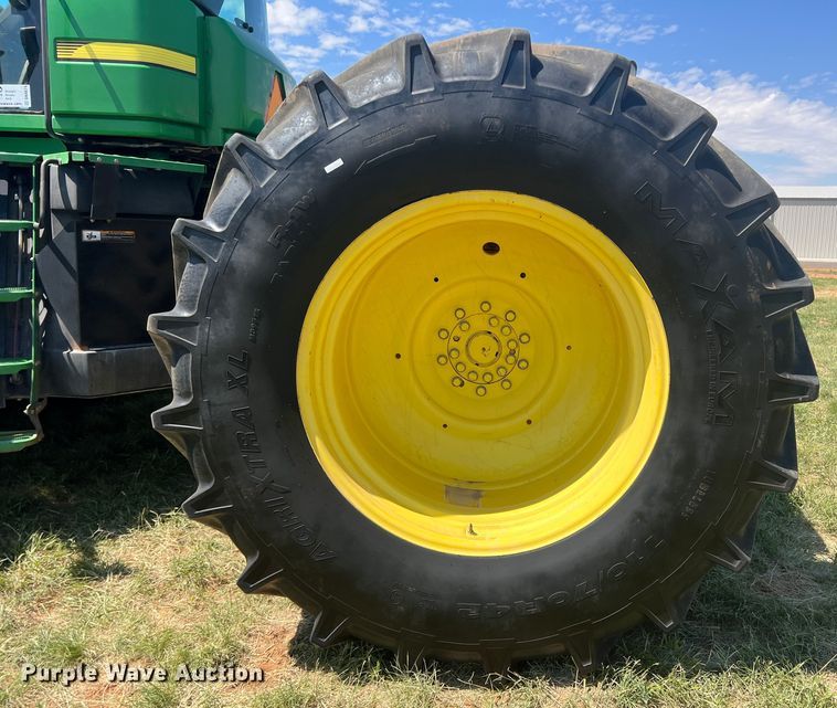 image for item DN4674 2007 John Deere 9520  4WD tractor