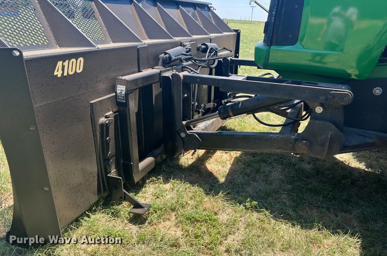 image for item DN4675 2007 John Deere 9520  4WD tractor