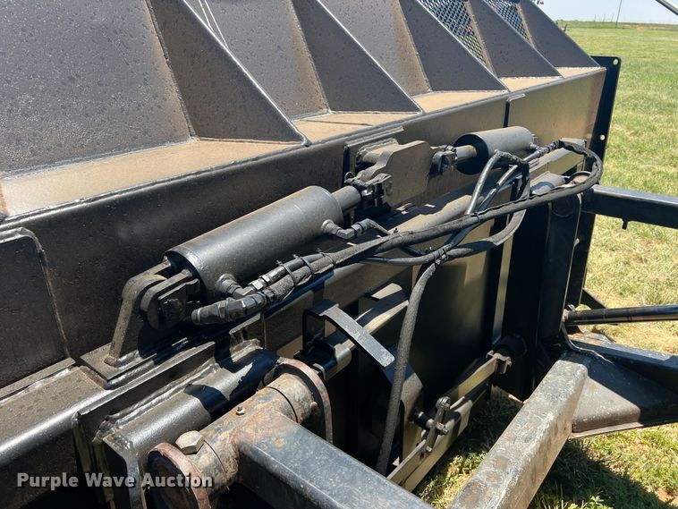 image for item DN4675 2007 John Deere 9520  4WD tractor