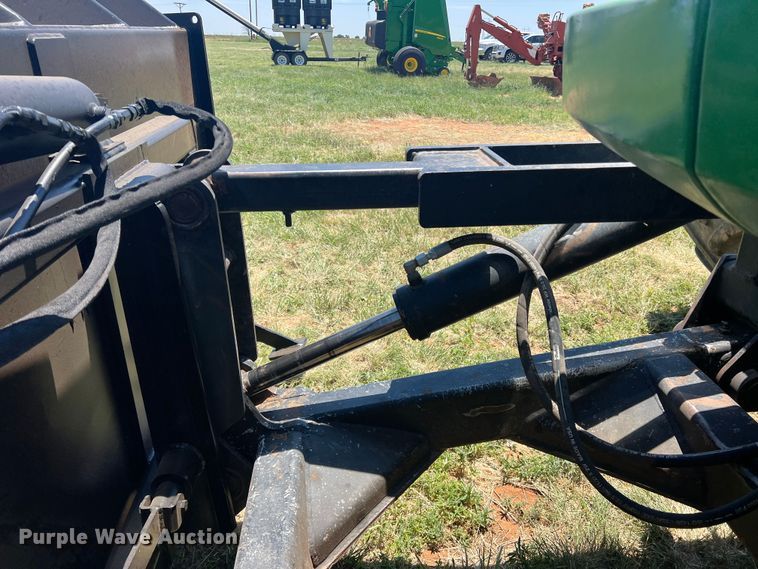 image for item DN4675 2007 John Deere 9520  4WD tractor