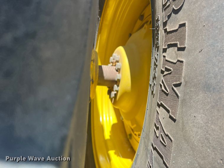 image for item DN4675 2007 John Deere 9520  4WD tractor