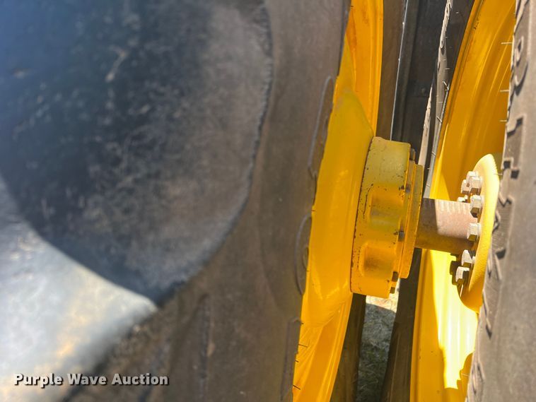 image for item DN4675 2007 John Deere 9520  4WD tractor