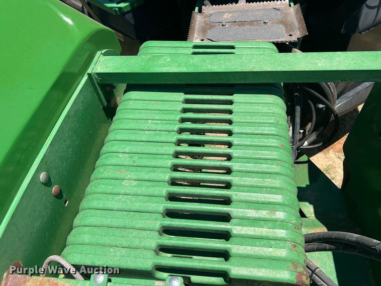 image for item DN4675 2007 John Deere 9520  4WD tractor
