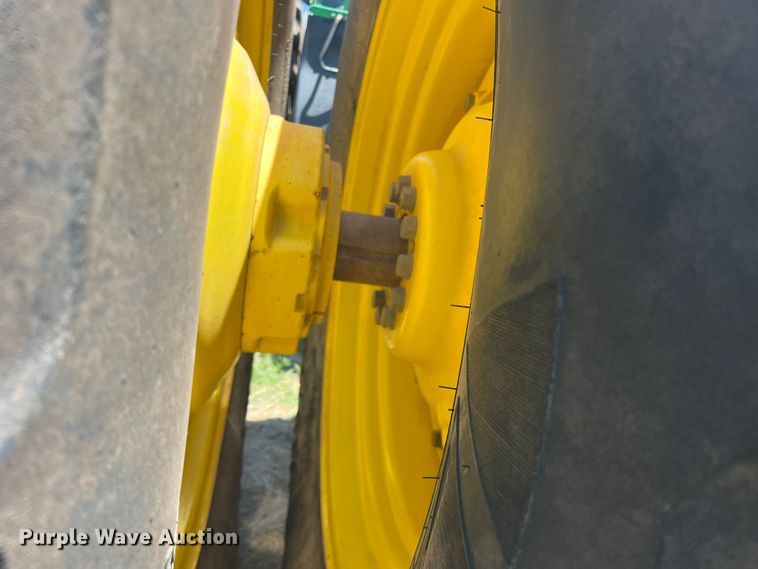 image for item DN4675 2007 John Deere 9520  4WD tractor