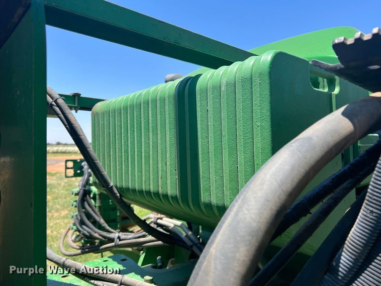 image for item DN4675 2007 John Deere 9520  4WD tractor