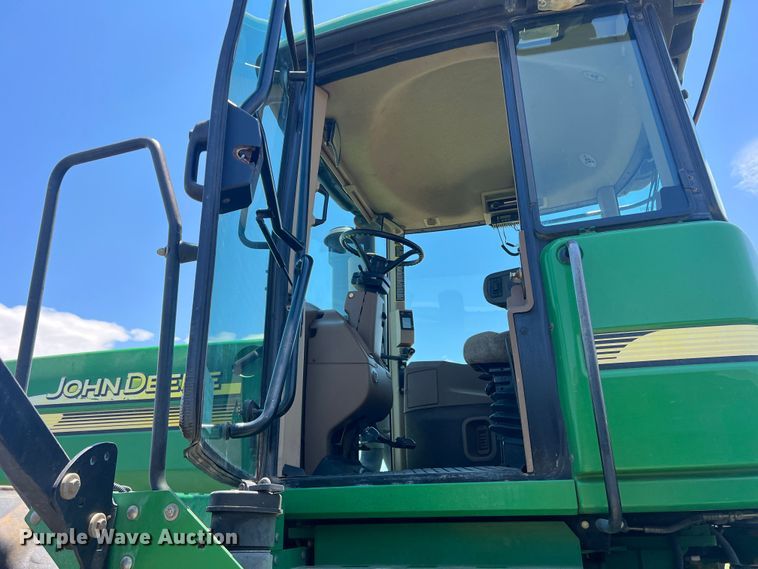 image for item DN4675 2007 John Deere 9520  4WD tractor