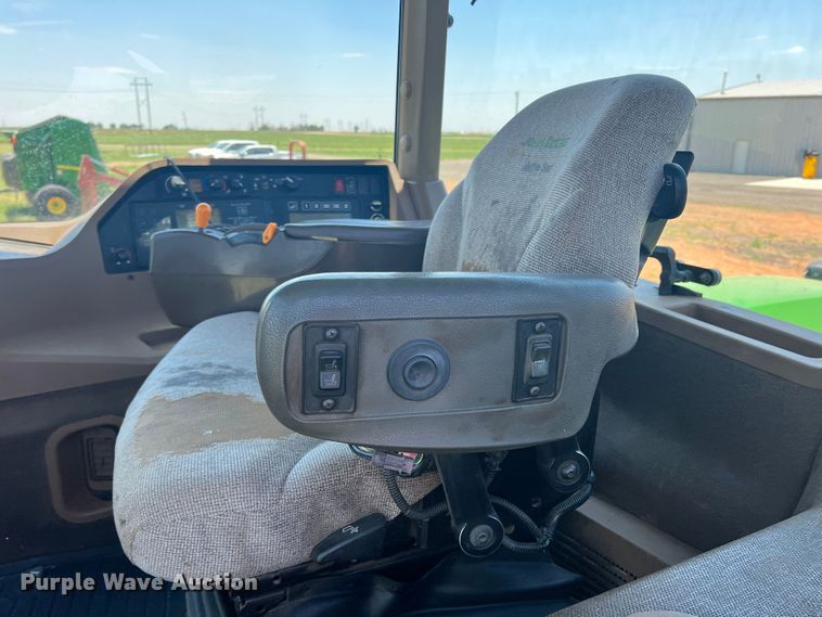 image for item DN4675 2007 John Deere 9520  4WD tractor