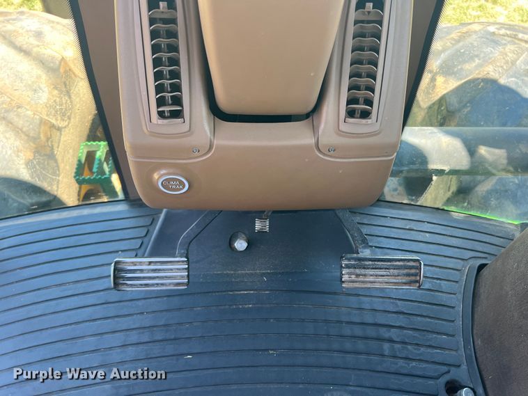 image for item DN4675 2007 John Deere 9520  4WD tractor