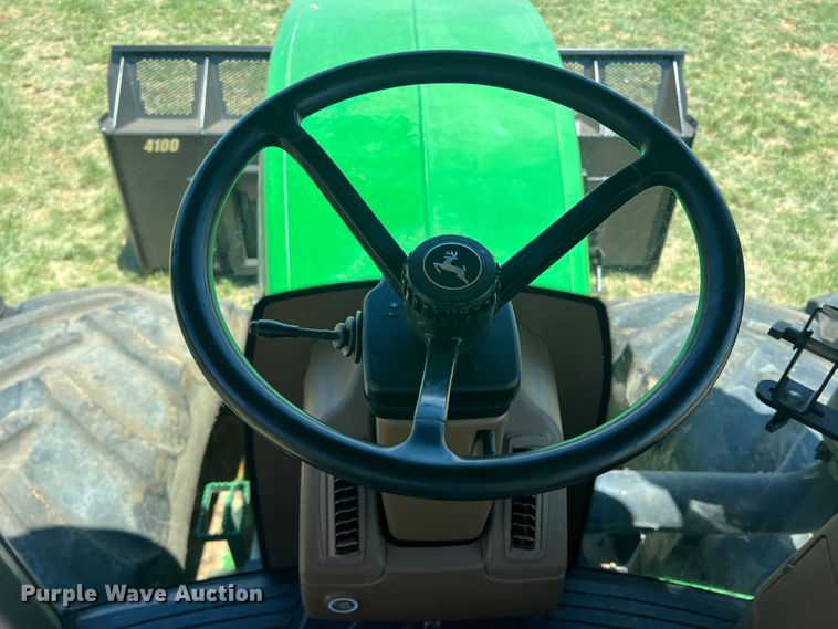 image for item DN4675 2007 John Deere 9520  4WD tractor