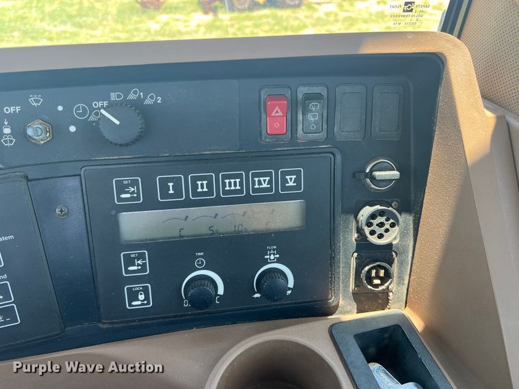 image for item DN4675 2007 John Deere 9520  4WD tractor