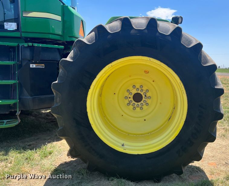 image for item DN4675 2007 John Deere 9520  4WD tractor