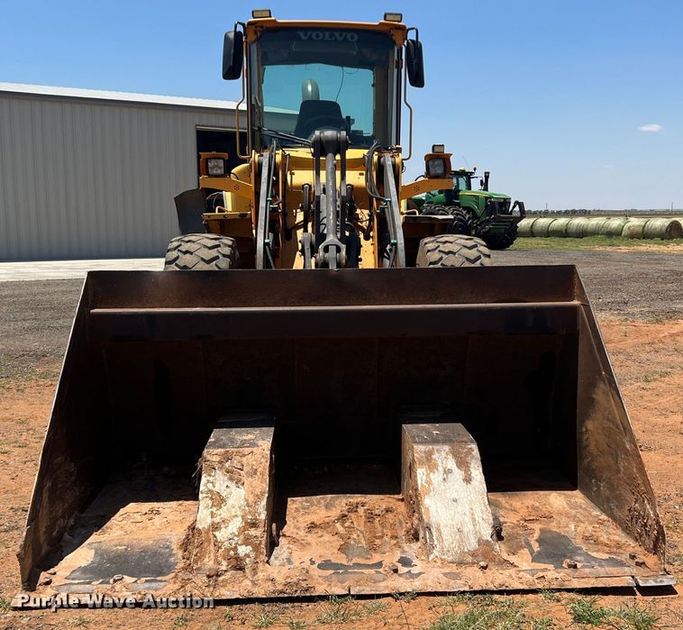 image for item DN4676 2004 Volvo L70E  wheel loader