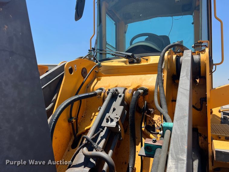 image for item DN4676 2004 Volvo L70E  wheel loader