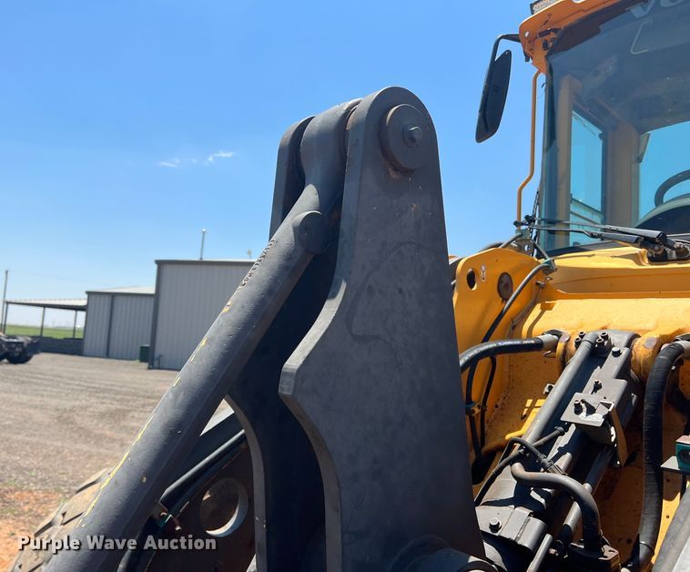 image for item DN4676 2004 Volvo L70E  wheel loader