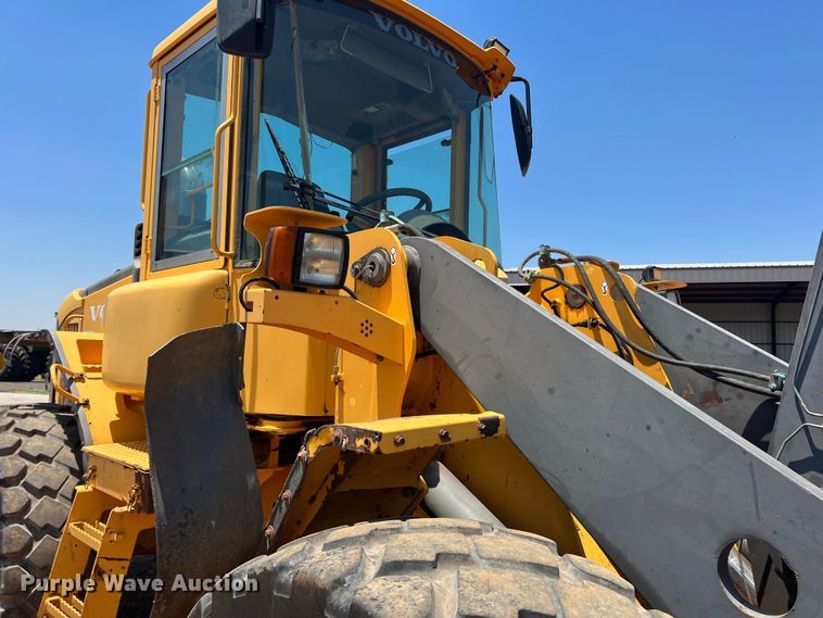 image for item DN4676 2004 Volvo L70E  wheel loader