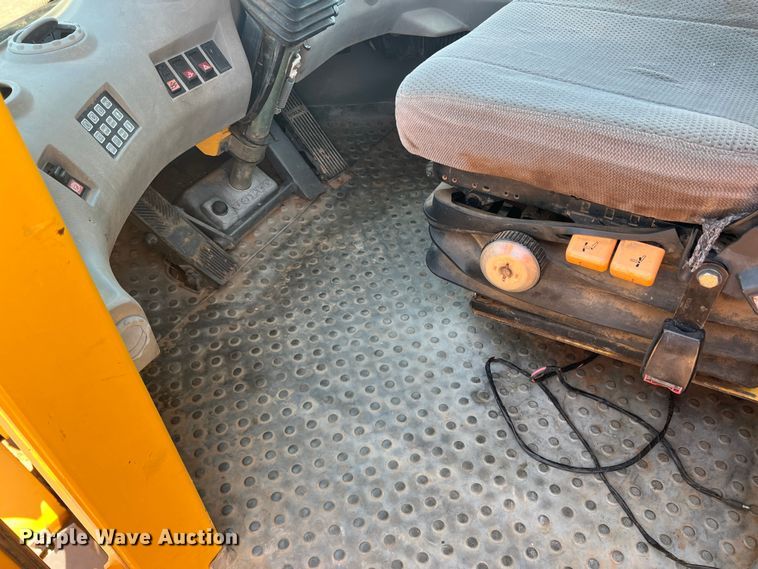 image for item DN4676 2004 Volvo L70E  wheel loader