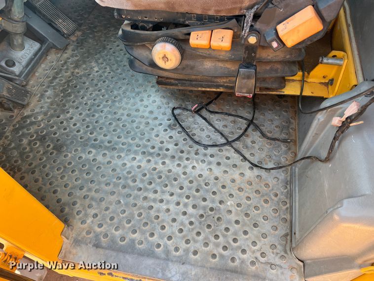 image for item DN4676 2004 Volvo L70E  wheel loader