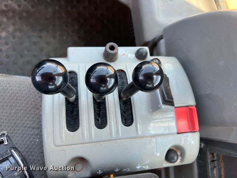 image for item DN4676 2004 Volvo L70E  wheel loader