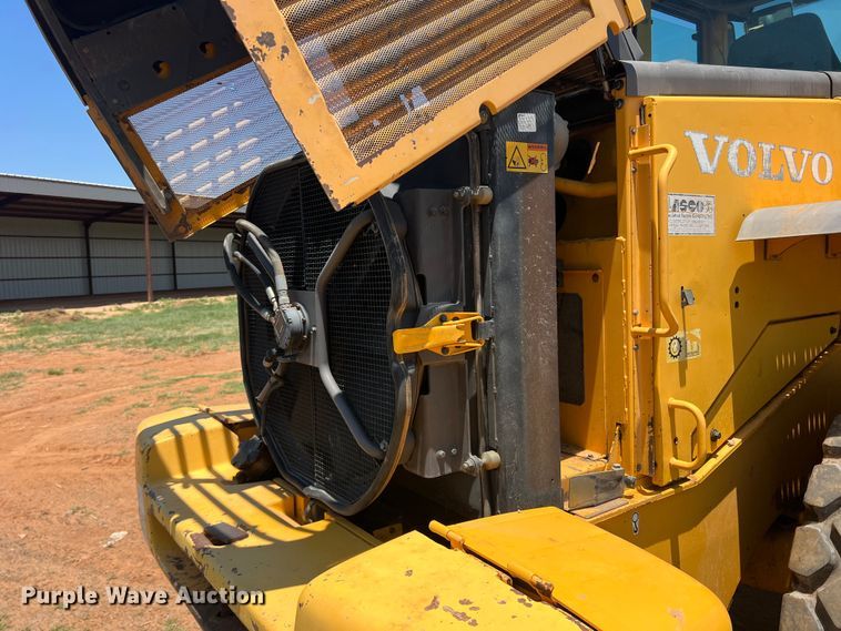 image for item DN4676 2004 Volvo L70E  wheel loader