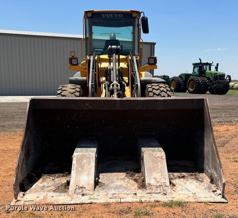 image for item DN4677 2004 Volvo L70E  wheel loader