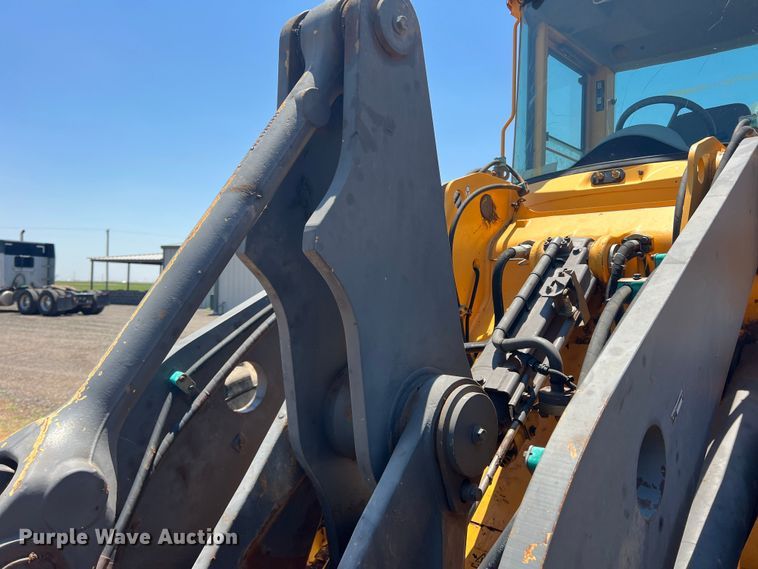 image for item DN4677 2004 Volvo L70E  wheel loader