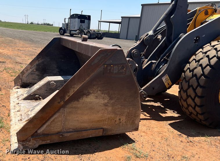 image for item DN4677 2004 Volvo L70E  wheel loader