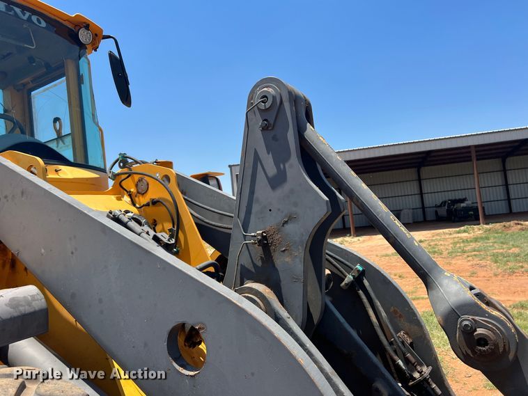 image for item DN4677 2004 Volvo L70E  wheel loader