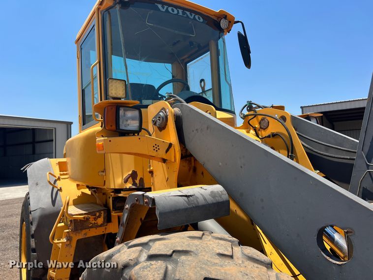 image for item DN4677 2004 Volvo L70E  wheel loader