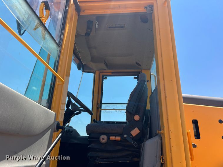 image for item DN4677 2004 Volvo L70E  wheel loader