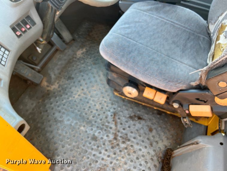 image for item DN4677 2004 Volvo L70E  wheel loader