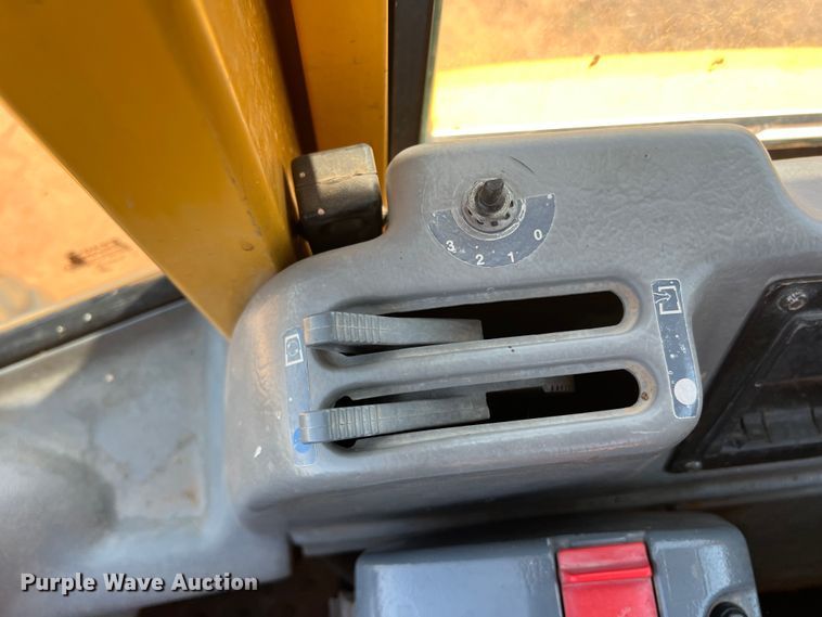 image for item DN4677 2004 Volvo L70E  wheel loader