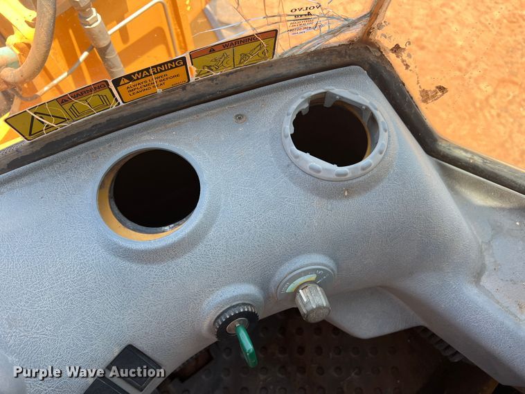 image for item DN4677 2004 Volvo L70E  wheel loader