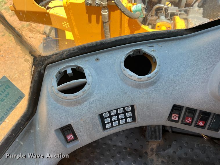 image for item DN4677 2004 Volvo L70E  wheel loader