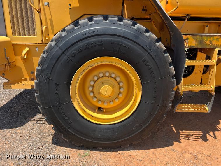 image for item DN4677 2004 Volvo L70E  wheel loader