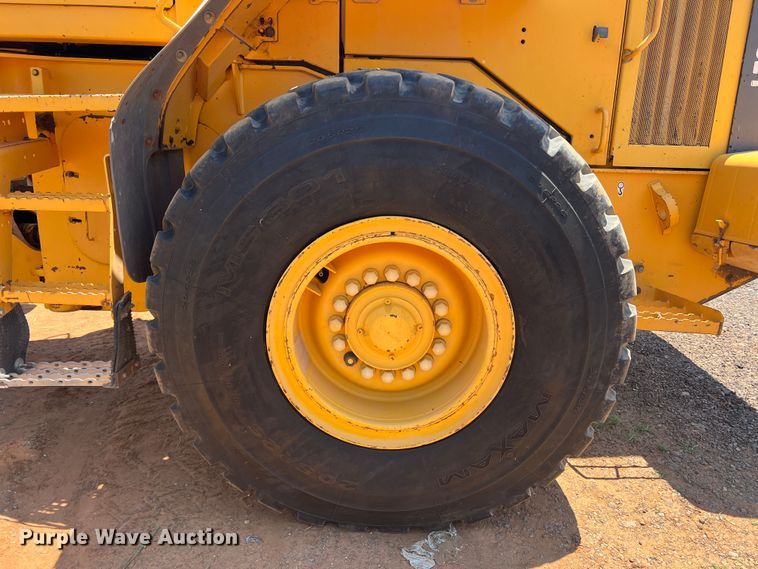 image for item DN4677 2004 Volvo L70E  wheel loader