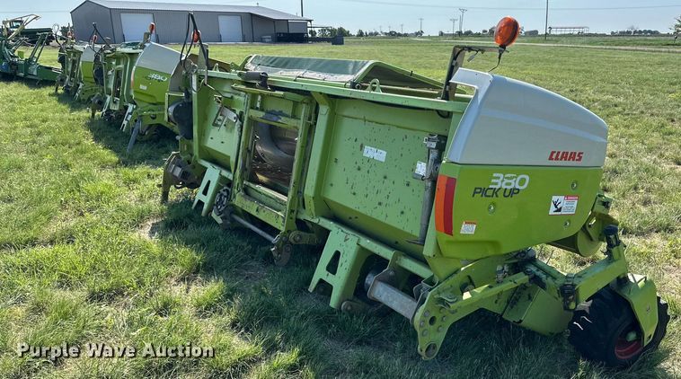 image for item DN4684 2014 Claas 380  pickup head