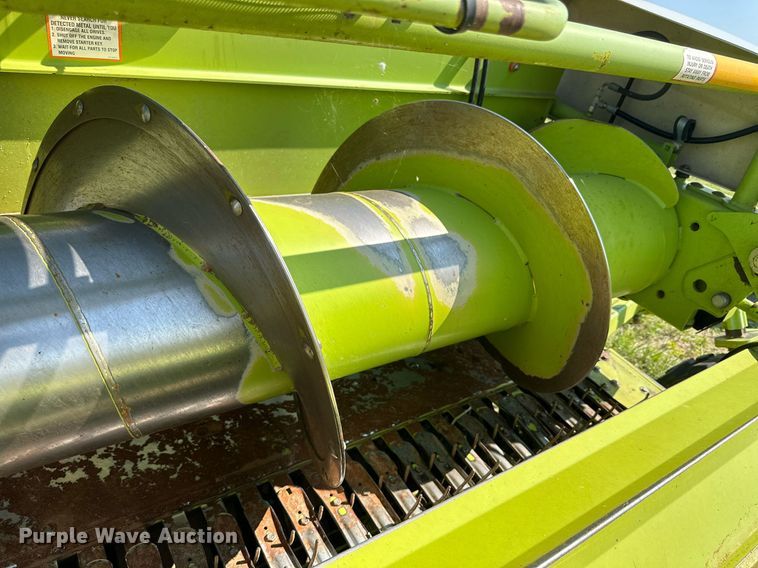 image for item DN4684 2014 Claas 380  pickup head