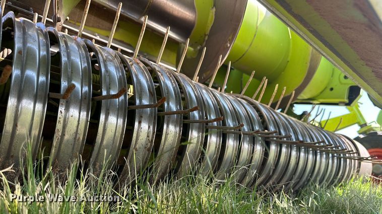 image for item DN4684 2014 Claas 380  pickup head