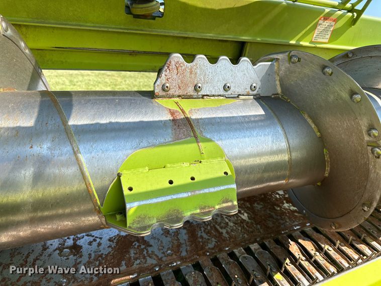 image for item DN4684 2014 Claas 380  pickup head