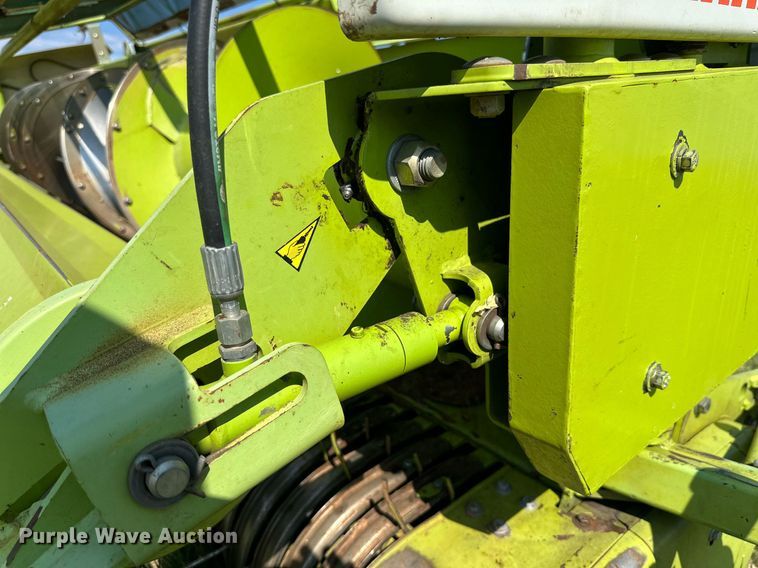 image for item DN4684 2014 Claas 380  pickup head