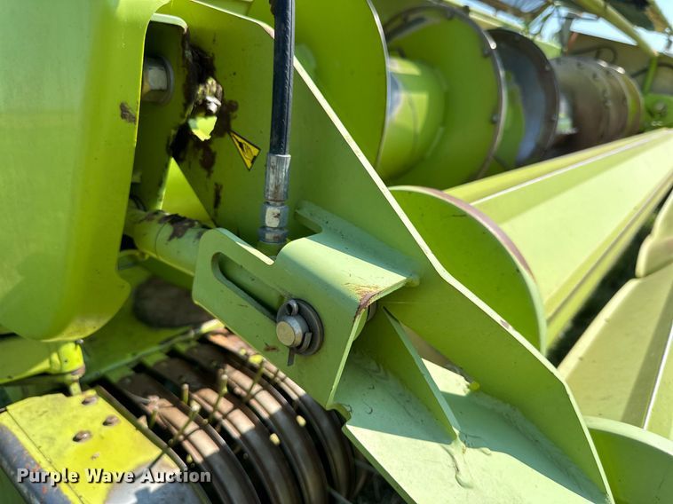 image for item DN4684 2014 Claas 380  pickup head