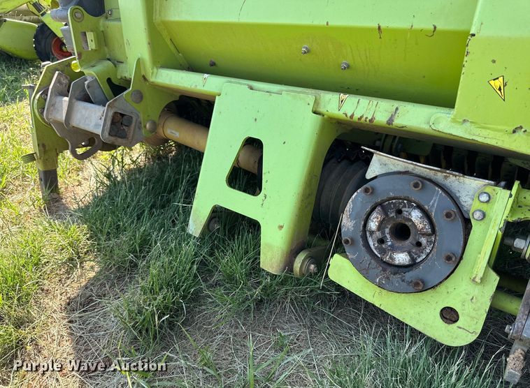 image for item DN4684 2014 Claas 380  pickup head
