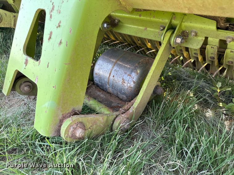 image for item DN4684 2014 Claas 380  pickup head