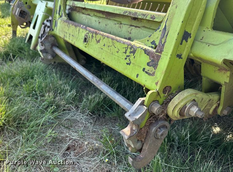 image for item DN4684 2014 Claas 380  pickup head