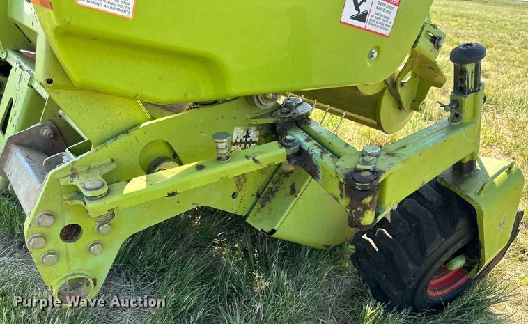 image for item DN4684 2014 Claas 380  pickup head