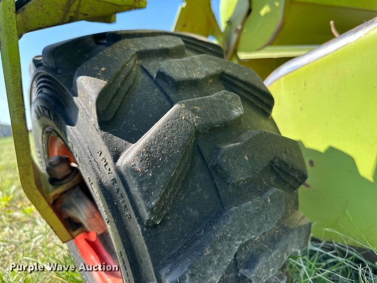 image for item DN4684 2014 Claas 380  pickup head